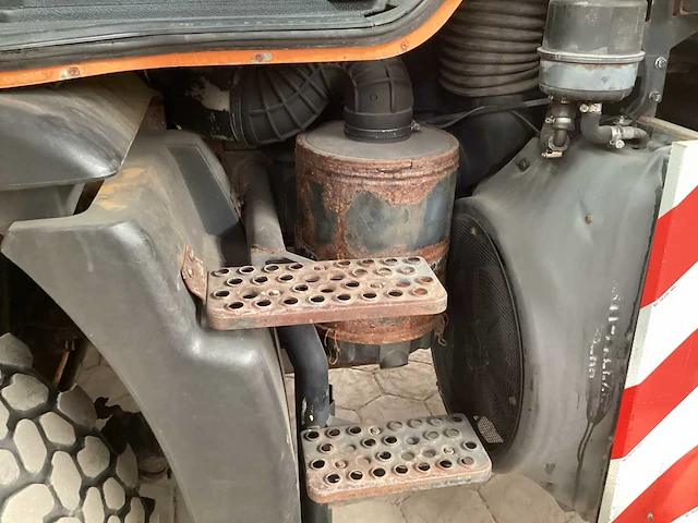 Unimog u 400 vrachtwagen - afbeelding 10 van  13