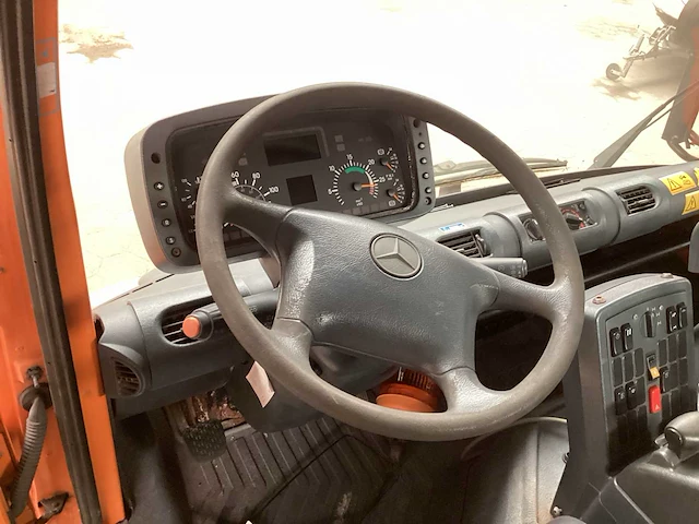Unimog u 400 vrachtwagen - afbeelding 11 van  13