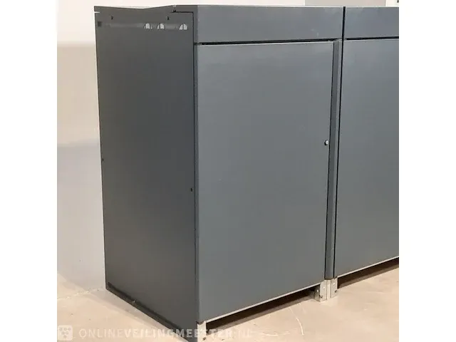 Uninterruptible power supply, met accu's en 2x patchkast emerson network power, liebert nxc ac power system 40 kva / nxc 0040ktj1afn02000 - afbeelding 6 van  34
