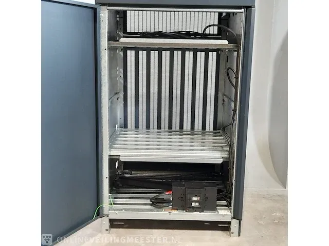 Uninterruptible power supply, met accu's en 2x patchkast emerson network power, liebert nxc ac power system 40 kva / nxc 0040ktj1afn02000 - afbeelding 15 van  34