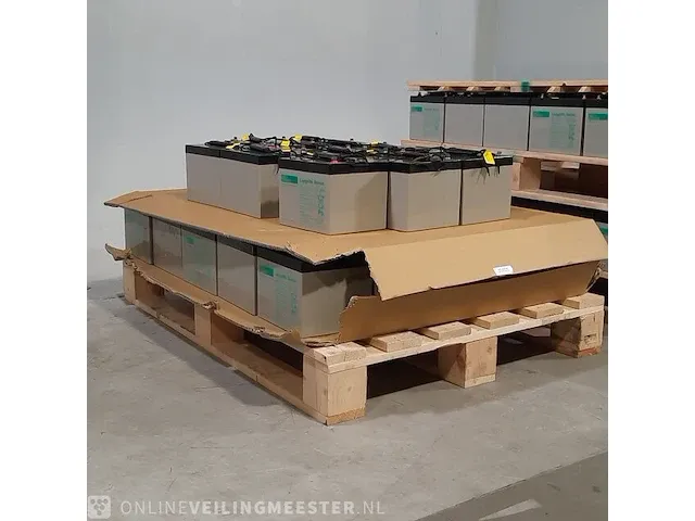 Uninterruptible power supply, met accu's en 2x patchkast emerson network power, liebert nxc ac power system 40 kva / nxc 0040ktj1afn02000 - afbeelding 27 van  34