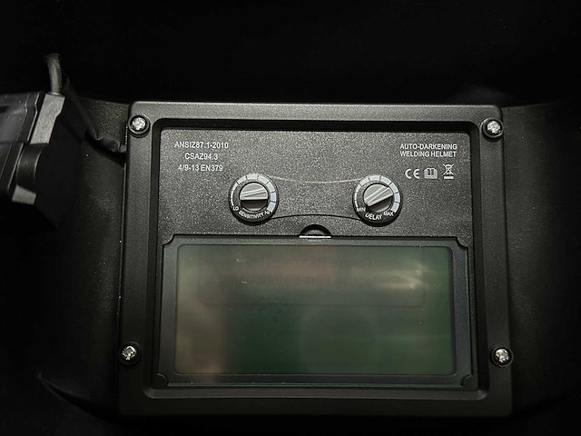 Unison - dobbelstenen skull - lashelm / laskap automatisch dimmend - 2024 - afbeelding 7 van  16