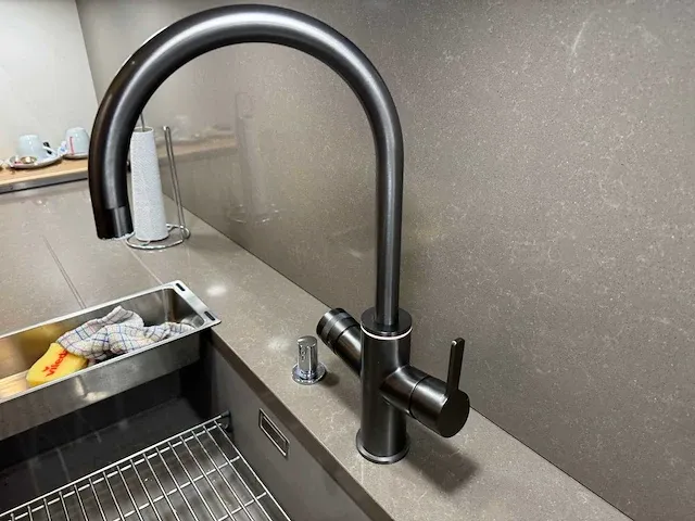 Unito - kokendwaterkraan (c) - afbeelding 3 van  3