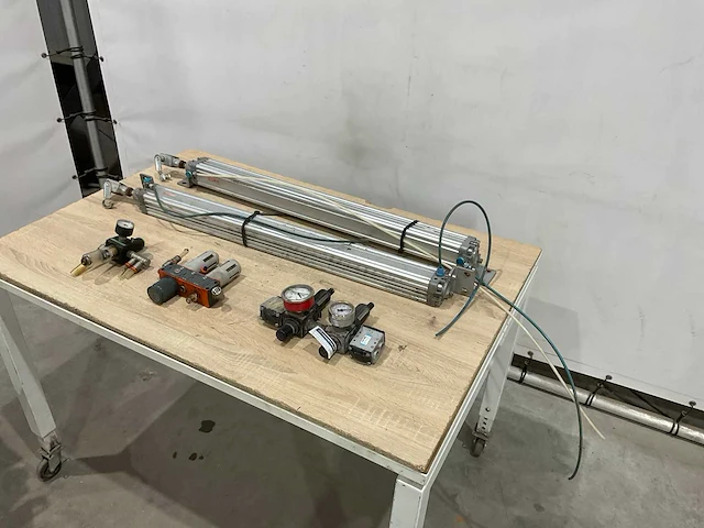 Univer perslucht materiaal - afbeelding 1 van  7