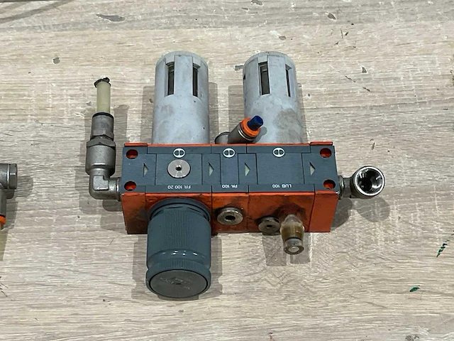 Univer perslucht materiaal - afbeelding 6 van  7