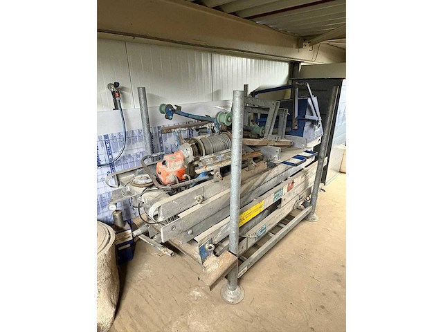 Universal - bouwlift - afbeelding 2 van  9