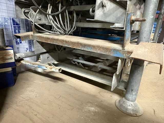 Universal - bouwlift - afbeelding 4 van  9