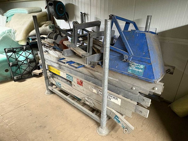 Universal - bouwlift - afbeelding 8 van  9