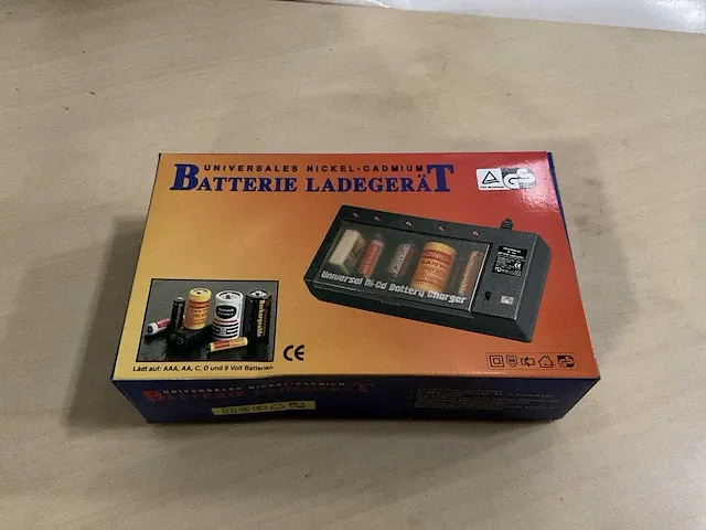 Universele batterij lader (30x) - afbeelding 2 van  2