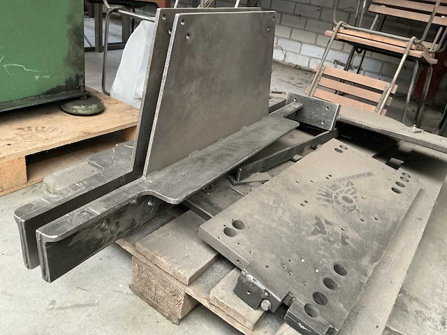 Universele pers - afbeelding 15 van  23