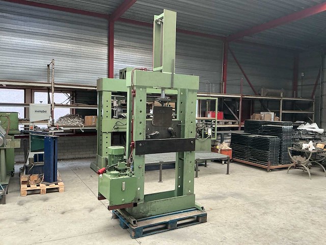 Universele pers - afbeelding 1 van  23