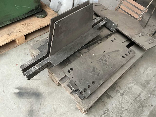 Universele pers - afbeelding 21 van  23