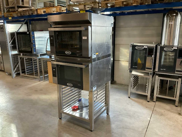 Unox dubbele oven met afzuiging op onderstel - afbeelding 1 van  12