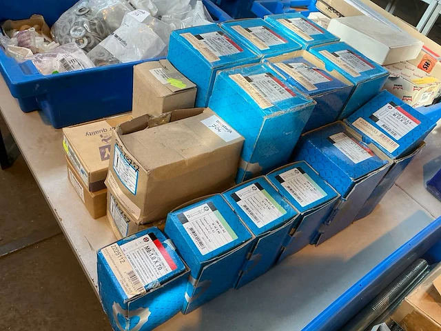 Upat bevestigingsmateriaal (16x) - afbeelding 1 van  6