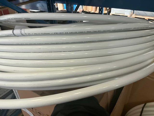 Uponor - uni pipe plus - mlc buis 680cm - afbeelding 2 van  2