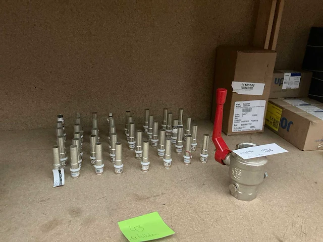 Uponor installatie materiaal (43x) - afbeelding 1 van  5