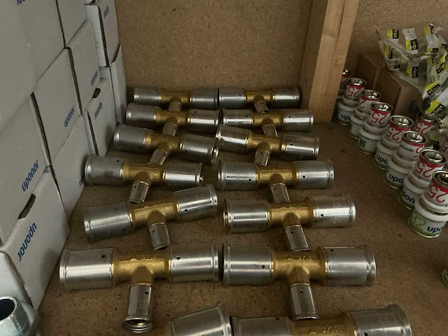 Uponor partij installatie materiaal - afbeelding 6 van  9