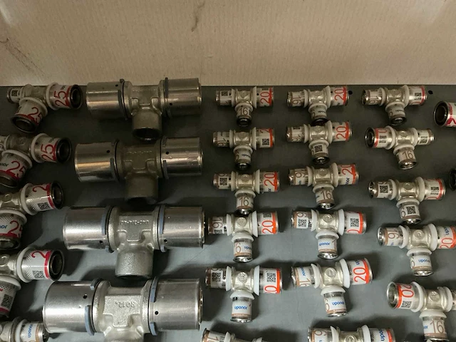 Uponor partij installatiemateriaal (100x) - afbeelding 5 van  10