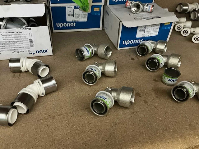 Uponor partij installatiemateriaal (152x) - afbeelding 7 van  11