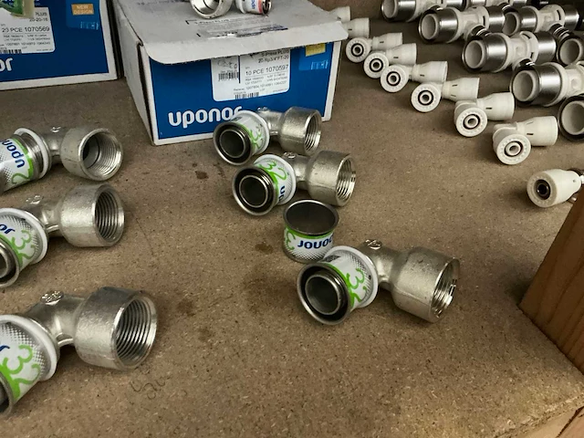 Uponor partij installatiemateriaal (152x) - afbeelding 8 van  11