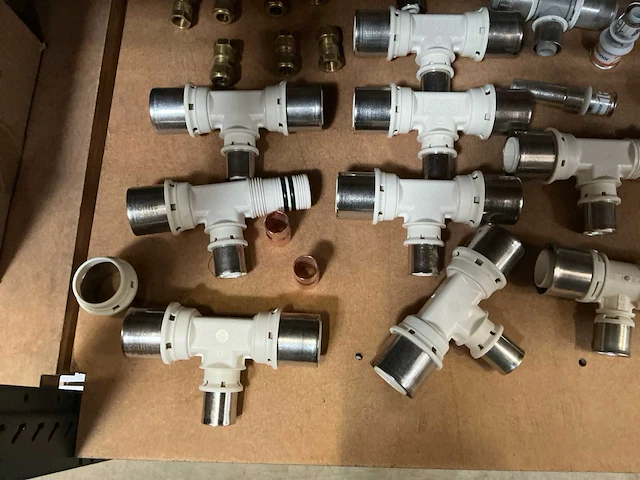 Uponor partij perskoppelingen (64x) - afbeelding 2 van  7