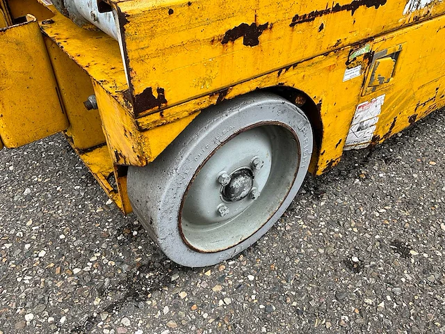 Upright elektrische schaarhoogwerker - afbeelding 4 van  19