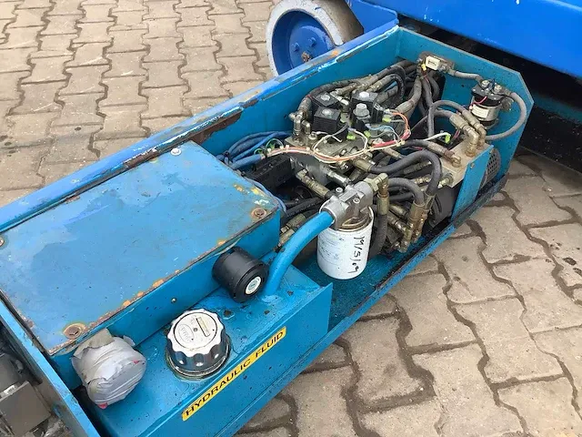 Upright x26 schaar hoogwerker - afbeelding 12 van  15