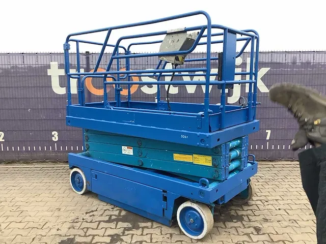 Upright x26 schaar hoogwerker - afbeelding 13 van  15