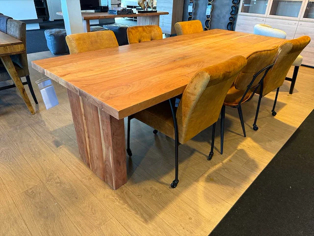 Urban sofa rocco eetkamertafel 240cm - afbeelding 1 van  5