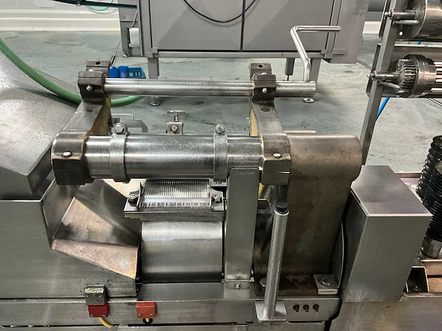 Urschel - 1995 - g-a - rvs blokjes snijmachine - afbeelding 2 van  13