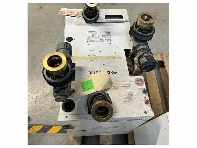 Used dometic twcx48 48.000 btu chiller unit - 921052715 (2x) - afbeelding 2 van  3