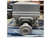 Used regen nautic spm218-143-3 145 kw electric marine inboard engine - afbeelding 7 van  9