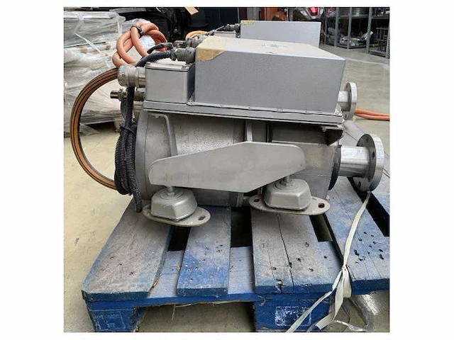 Used regen nautic spm218-143-3 145 kw electric marine inboard engine - afbeelding 8 van  9