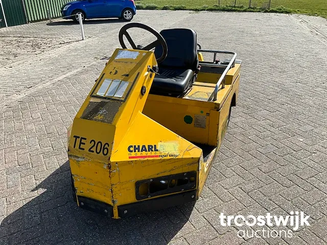 Utility tractor - afbeelding 5 van  12