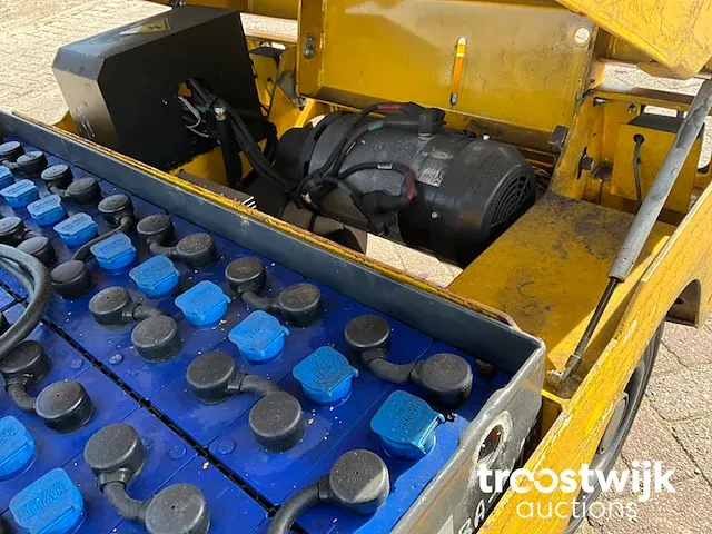 Utility tractor - afbeelding 12 van  12