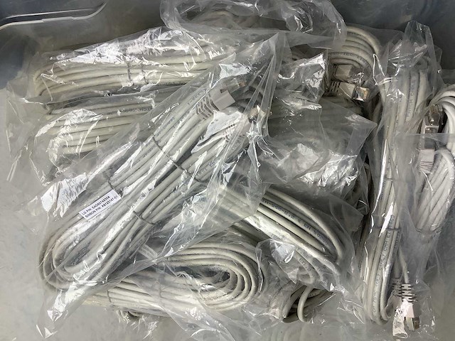 Utp 10 meter pc- & netwerkkabel (26x) - afbeelding 1 van  5