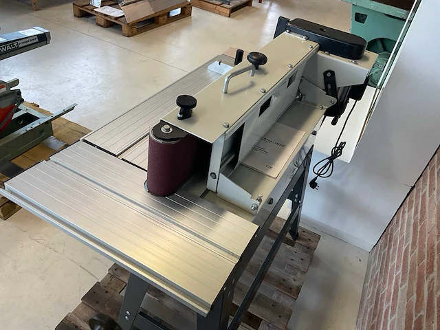 Uwm 2315q bandschuurmachine - afbeelding 3 van  5