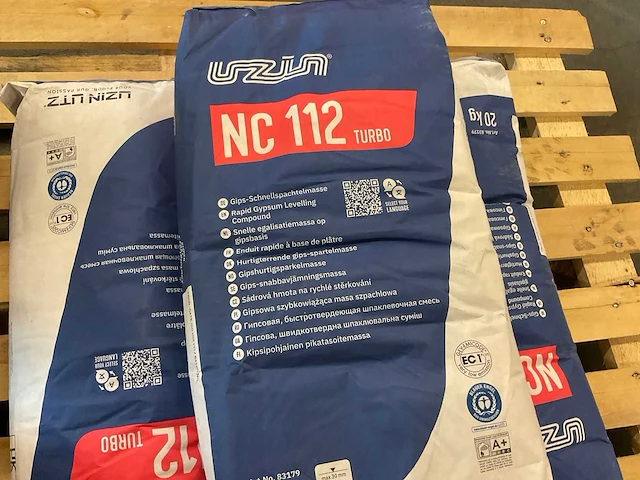 Uzin nc 112 turbo gips snel spachtel - afbeelding 2 van  3
