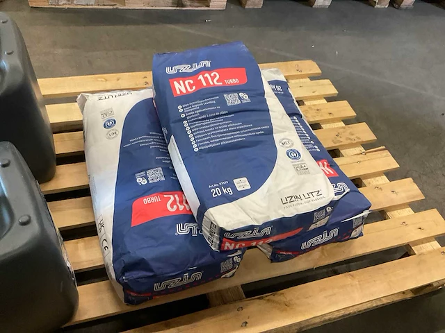 Uzin nc 112 turbo gips snel spachtel - afbeelding 3 van  3