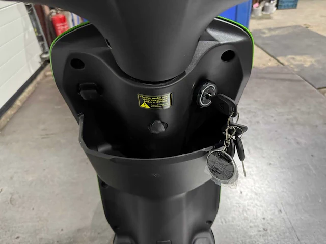 V moto super soco cux e-scooter - afbeelding 17 van  20