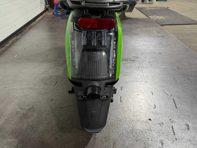 V moto super soco cux e-scooter - afbeelding 18 van  20