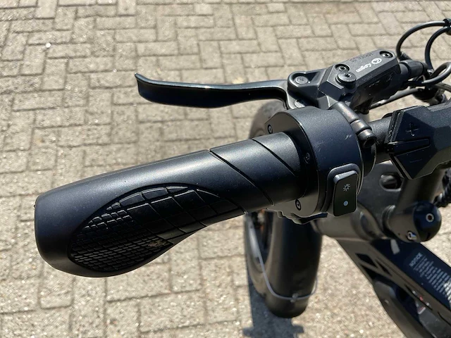 V20 fatbike - afbeelding 2 van  22