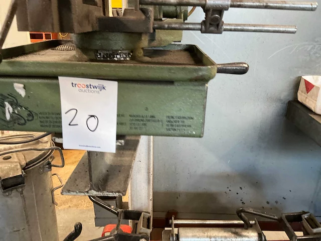 V220 afkortcirkelzaagmachine - afbeelding 6 van  9