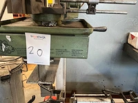 V220 afkortcirkelzaagmachine - afbeelding 6 van  9