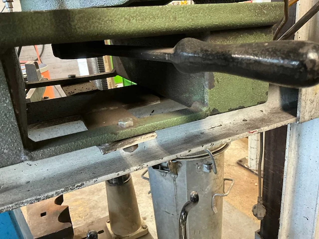V220 afkortcirkelzaagmachine - afbeelding 7 van  9