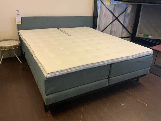 V800 elektrische boxspring 210x180 - afbeelding 1 van  5