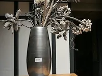 Vaas met decoratie bloemstuk - afbeelding 1 van  3