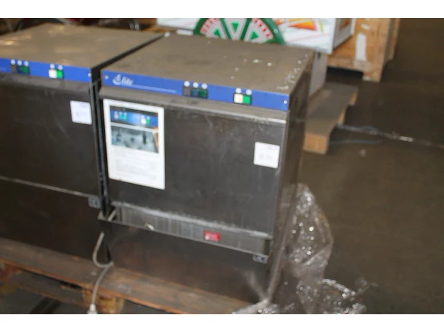 Vaatwasmachine elite. afmeting 60 x 60 x 82 cm. let op! lichte schade aan voorzijde - afbeelding 1 van  2