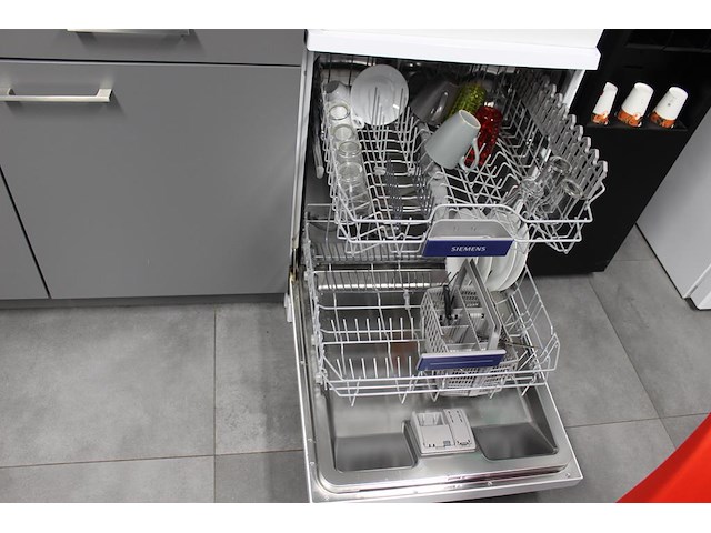Vaatwasmachine siemens iq300 sl6p1s. - afbeelding 4 van  4