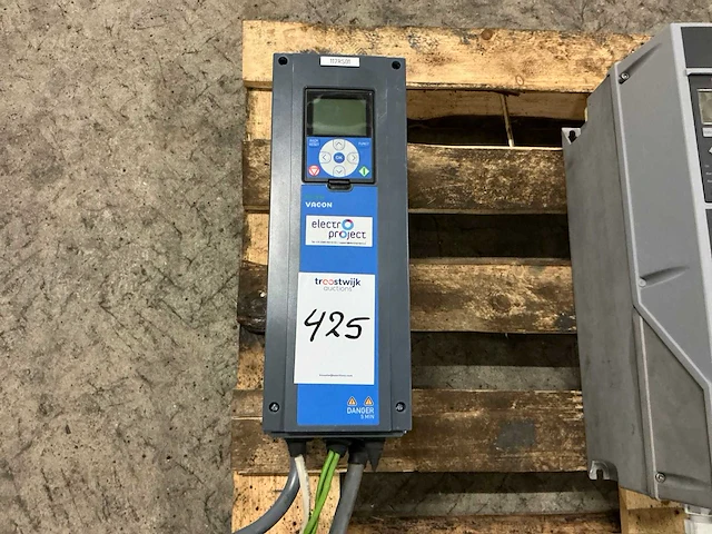 Vacon - flow 0100 - frequentieregelaar 15kw - afbeelding 1 van  3